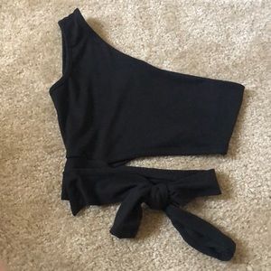 One shoulder tie up crop top